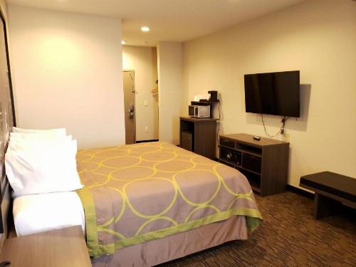 Super 8 by Wyndham St. Louis North - image 34