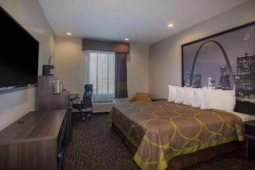 Super 8 by Wyndham St. Louis North - image 39