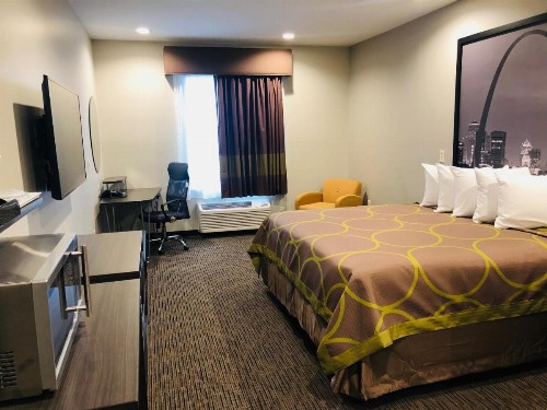 Super 8 by Wyndham St. Louis North - image 10