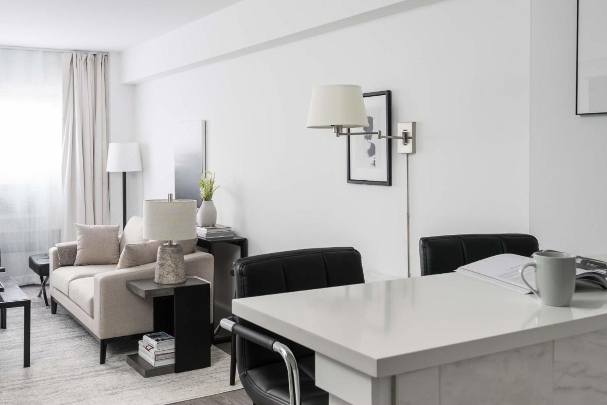 Modern CWE 1BR near BJC by Zencity - image 4