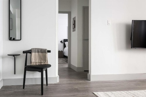 Modern CWE 1BR near BJC by Zencity - image 5