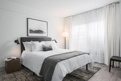 Modern CWE 1BR near BJC by Zencity - image 6