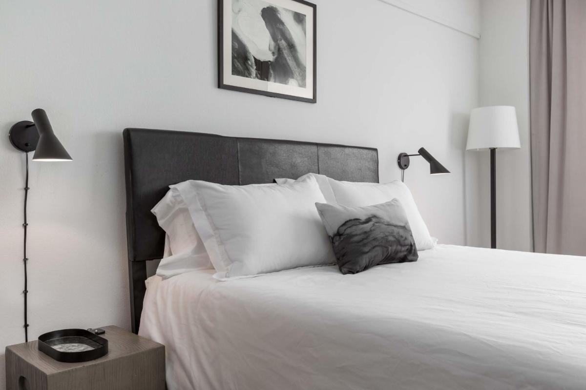 Sleek CWE Studio near BJC by Zencity - image 4