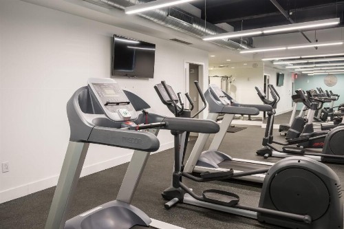 Sleek CWE Studio near BJC by Zencity - image 1