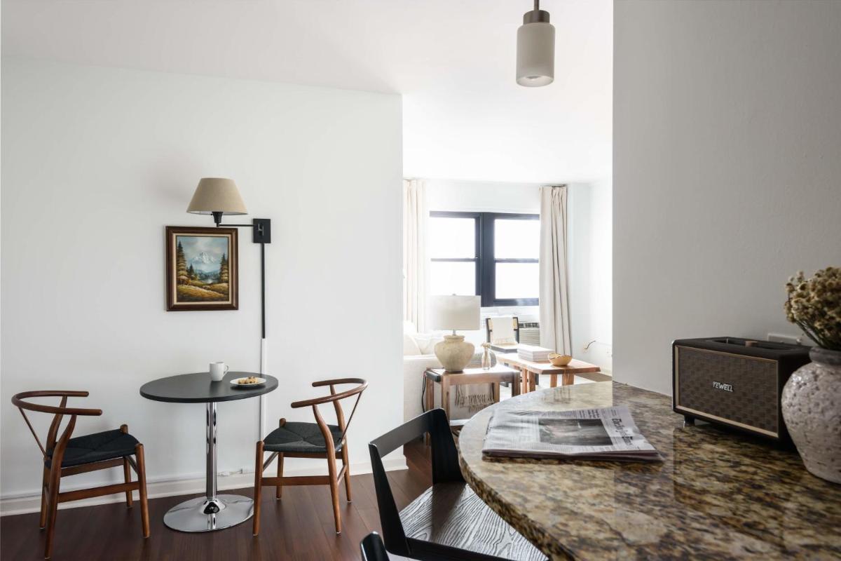 Warm CWE 1BR near BJC by Zencity - image 5