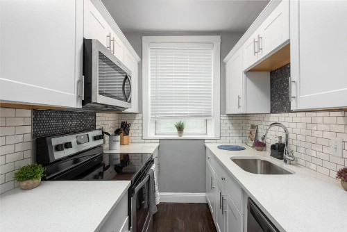 Trendy 1BR in Garden District - image 9