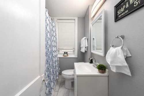 Central Garden District Getaway - image 6