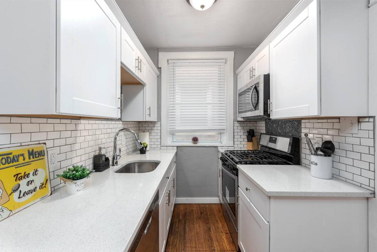 Central Garden District Getaway - image 7