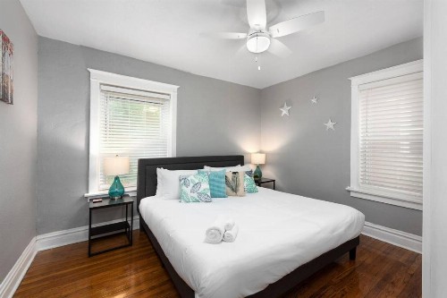 Central Garden District Getaway - image 8
