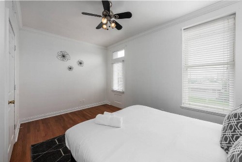 Trendy 3BR Tiffany Retreat - image 7