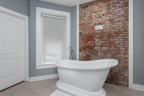Hip & Historic Tiffany Getaway - image 8
