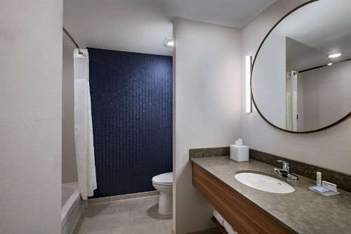 Fairfield Inn & Suites by Marriott St. Louis Downtown - image 12