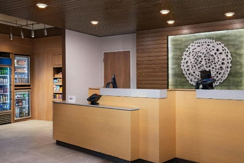 Fairfield Inn & Suites by Marriott St. Louis Downtown - image 7