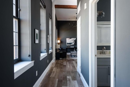 Luxe LF Square 1BR with City View & Rooftop by Zencity - image 12