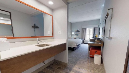 Hampton Inn St. Simons Island - image 11