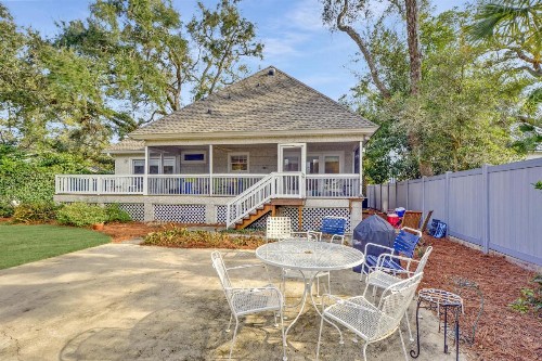 Beach House - image 21