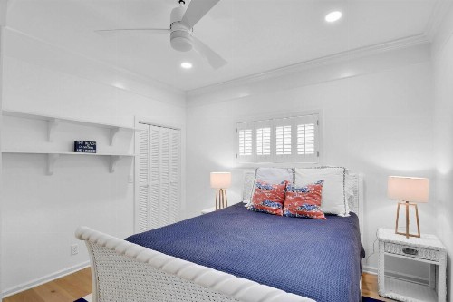 East Beach- Upscale yet comfortable with private pool - image 20
