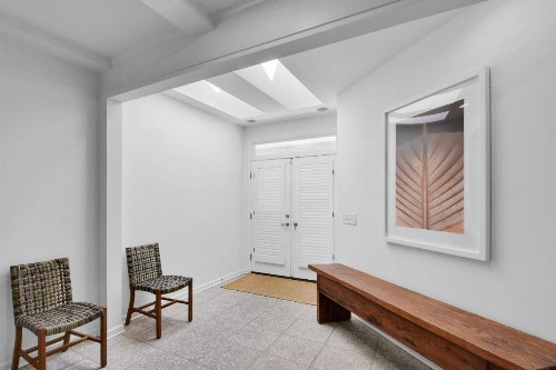 East Beach- Upscale yet comfortable with private pool - image 26