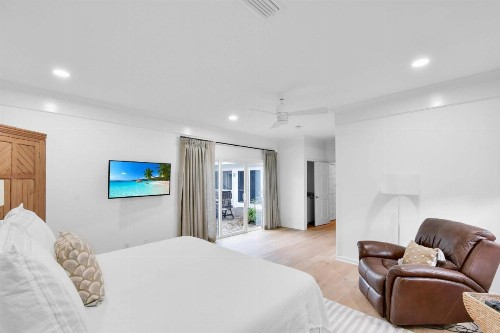 East Beach- Upscale yet comfortable with private pool - image 27