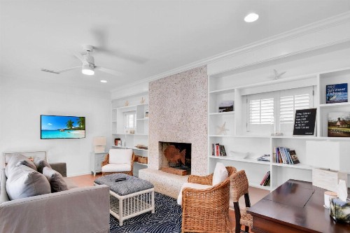 East Beach- Upscale yet comfortable with private pool - image 3