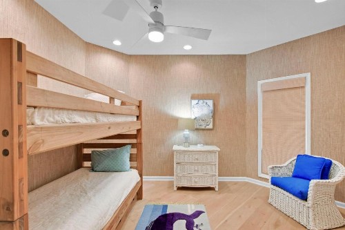 East Beach- Upscale yet comfortable with private pool - image 33