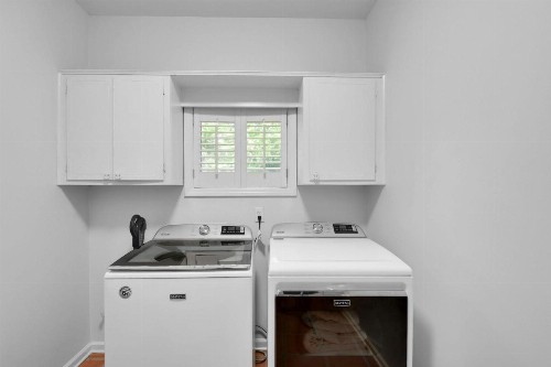East Beach- Upscale yet comfortable with private pool - image 7