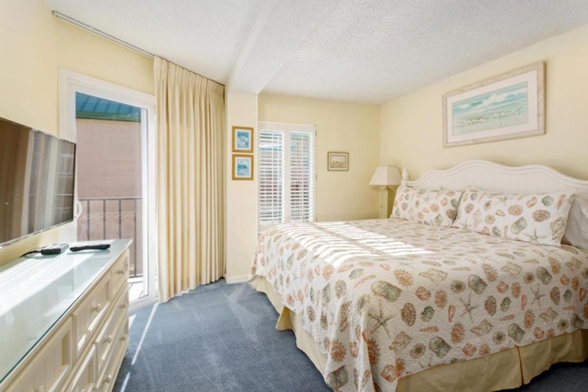 Beach Club 330 - image 6