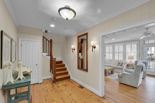 Belle Cottage - image 24