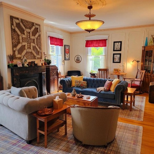 Stepping Stone Inn - image 21