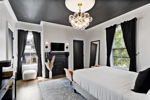 Coach House Inn - image 21