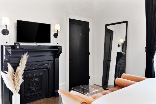 Coach House Inn - image 22