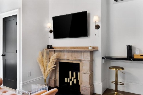 Coach House Inn - image 41