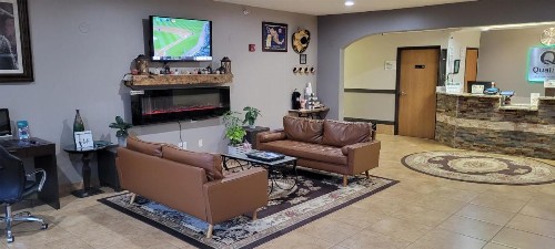 Quality Inn & Suites Salina National Forest Area - image 9