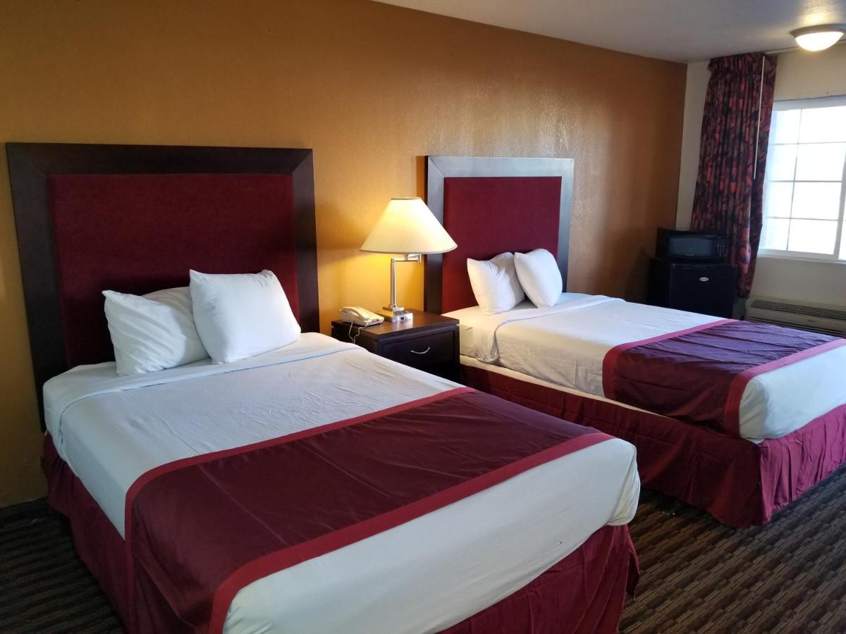 OYO Hotel Salina KS I-70 - image 3