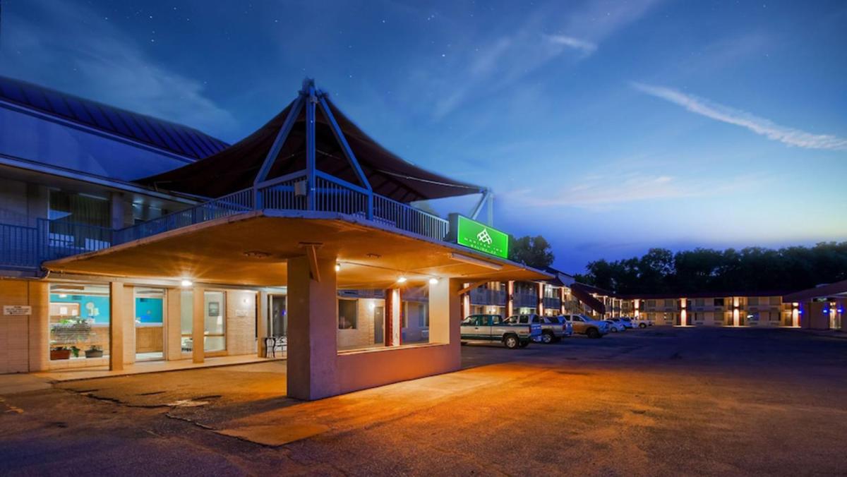 SureStay Hotel by Best Western Salina - main image