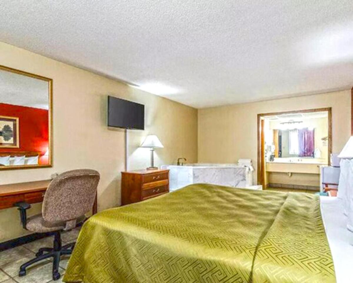 SureStay Hotel by Best Western Salina - image 2