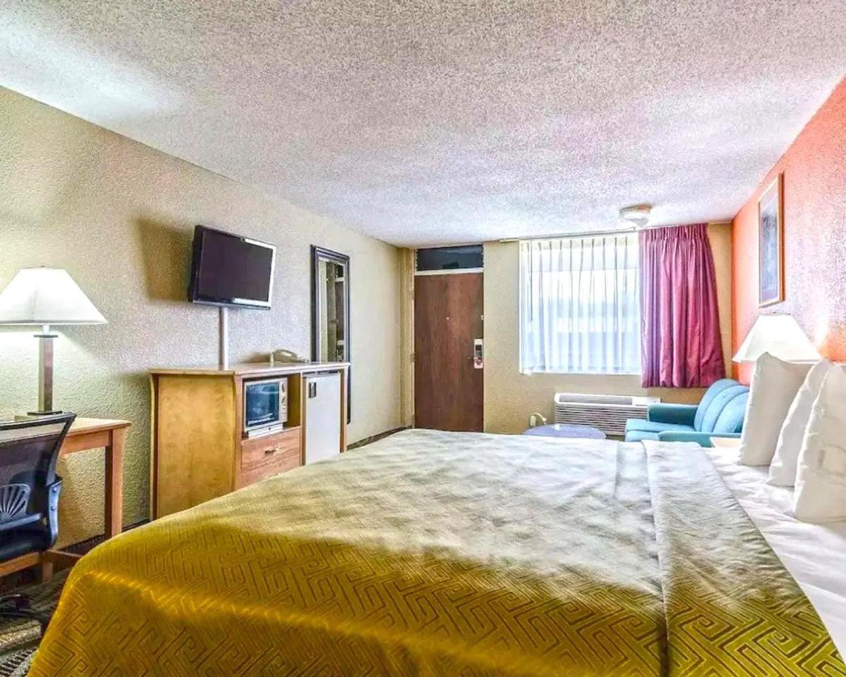 SureStay Hotel by Best Western Salina - image 4