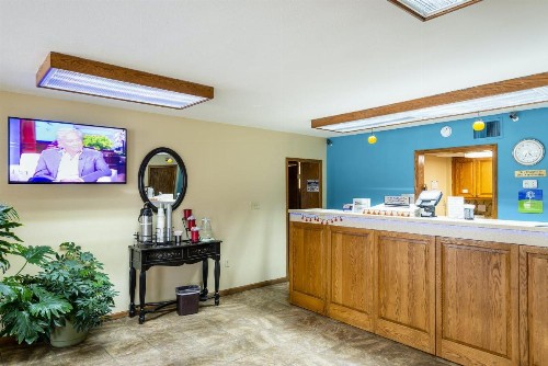 SureStay Hotel by Best Western Salina - image 9