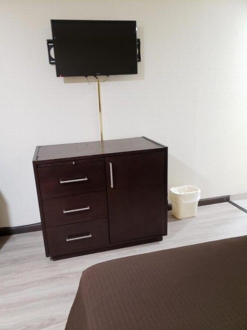 Value Inn & Suites Salina - image 11