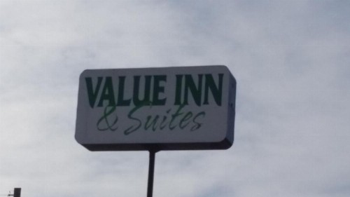 Value Inn & Suites Salina - image 3