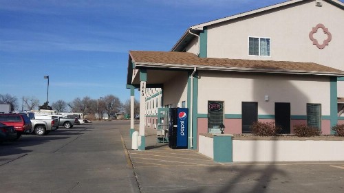 Value Inn & Suites Salina - image 5
