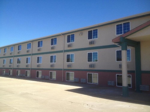 Value Inn & Suites Salina - image 8