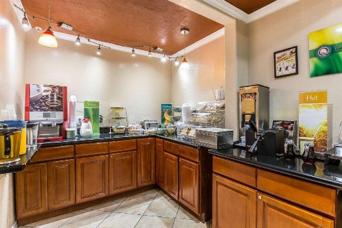 Quality Inn Salinas - image 12