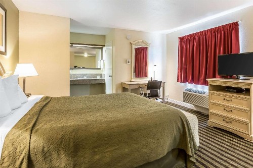 Quality Inn Salinas - image 13