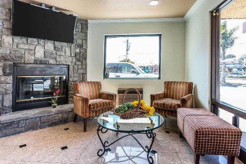 Quality Inn Salinas - image 2