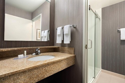 Courtyard By Marriott Salinas Monterey - image 20