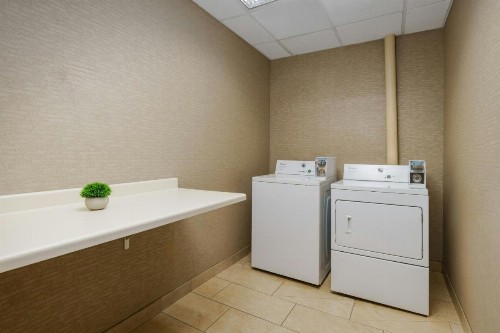 Courtyard By Marriott Salinas Monterey - image 27