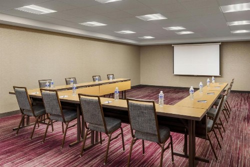 Courtyard By Marriott Salinas Monterey - image 32