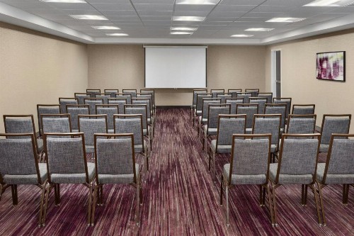 Courtyard By Marriott Salinas Monterey - image 33