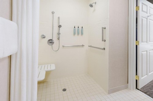 Residence Inn by Marriott Salinas - image 18